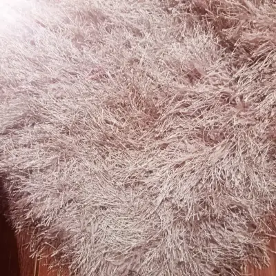 Alfombra peluda beige en buen estado - miniatura 4