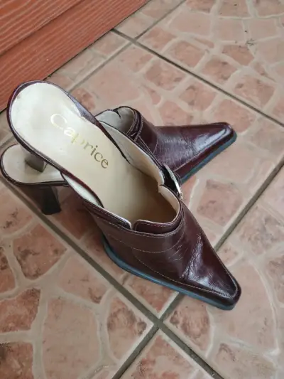 Zapatos de tacón Caprice marrones - miniatura 1