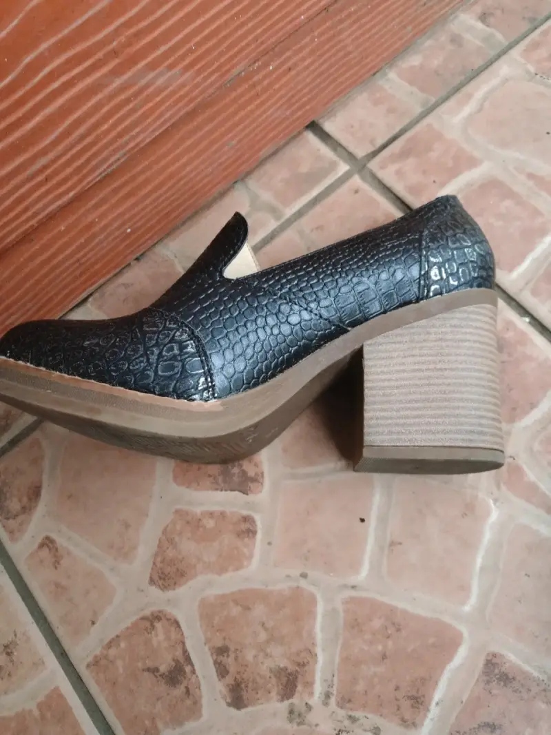 Zapatos de tacón bajo estilo cocodrilo - 2