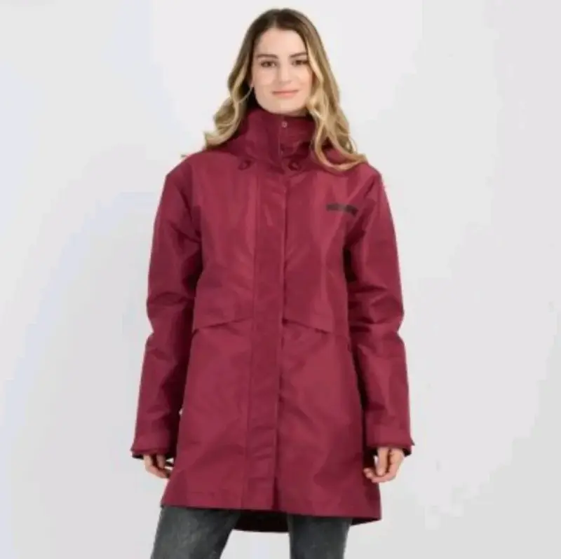 Impermeable burdeos para mujer