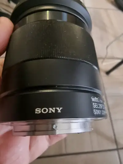 Lente de cámara Sony Full Frame FE 2/28 con filtr - miniatura 3