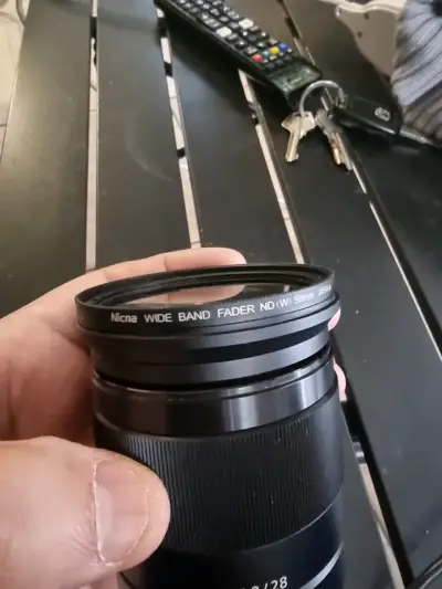 Lente de cámara Sony Full Frame FE 2/28 con filtr - miniatura 5