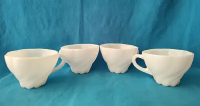 Juego de tazas vintage  de opalina . Para cafe - miniatura 1