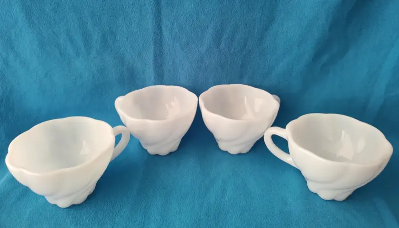 Juego de tazas vintage de opalina . Para cafe - 2