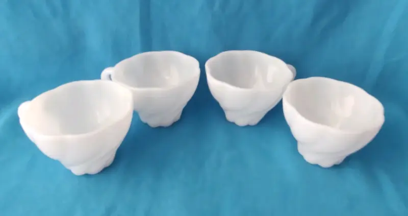 Juego de tazas vintage de opalina . Para cafe - 3