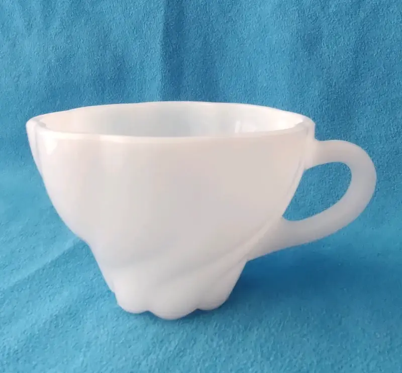Juego de tazas vintage de opalina . Para cafe - 5