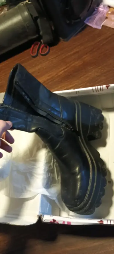 Botas de cuero negras con cierre lateral - miniatura 2