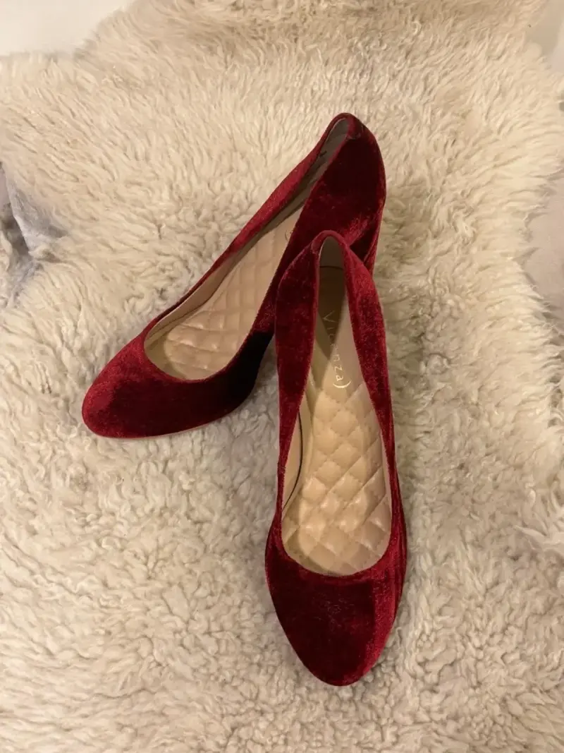 Zapatos de terciopelo rojo con tacón grueso - 3