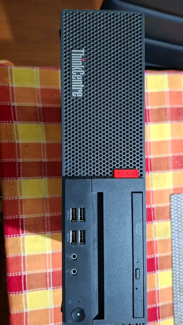 PC Lenovo ThinkCentre compacto - 1