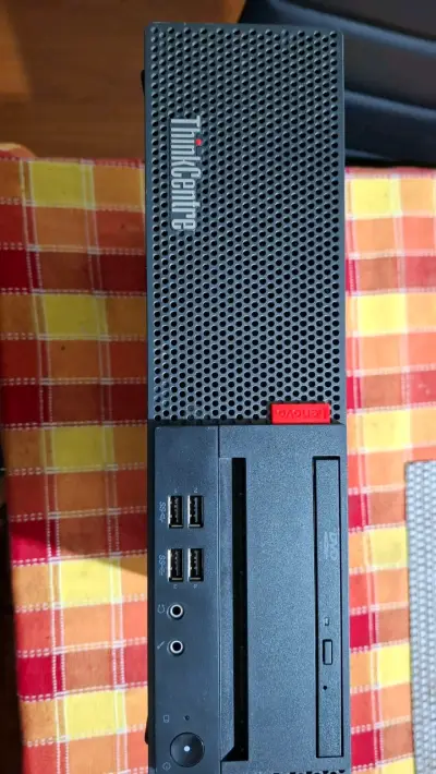 PC Lenovo ThinkCentre compacto - miniatura 1