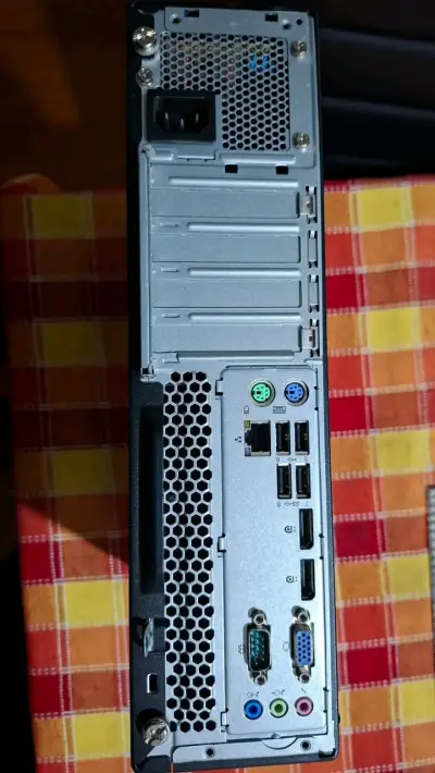 PC Lenovo ThinkCentre compacto - miniatura 2