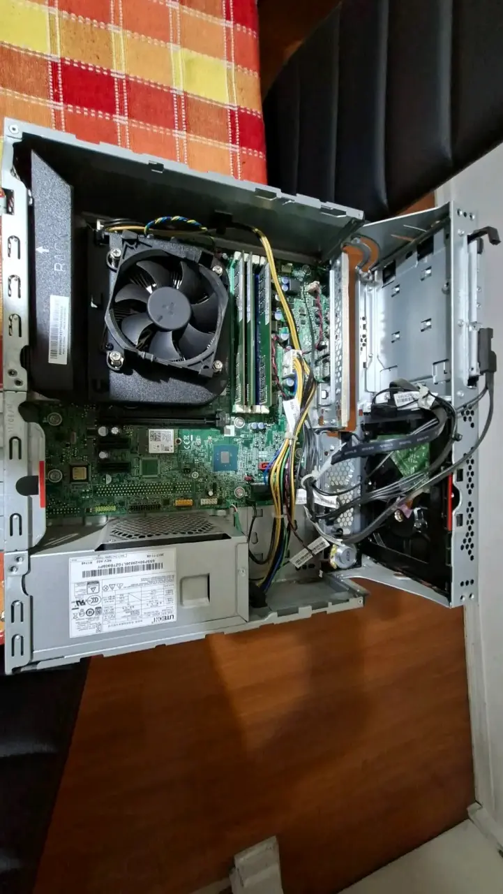 PC Lenovo ThinkCentre compacto - 3