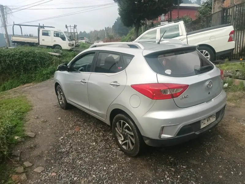 Auto SUV JAC S2 2016 en buen estado - 3