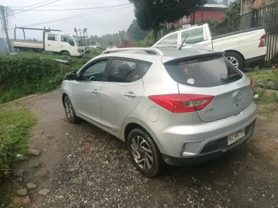 Auto SUV JAC S2 2016 en buen estado - miniatura 3