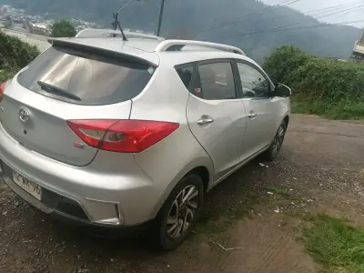 Auto SUV JAC S2 2016 en buen estado - miniatura 5