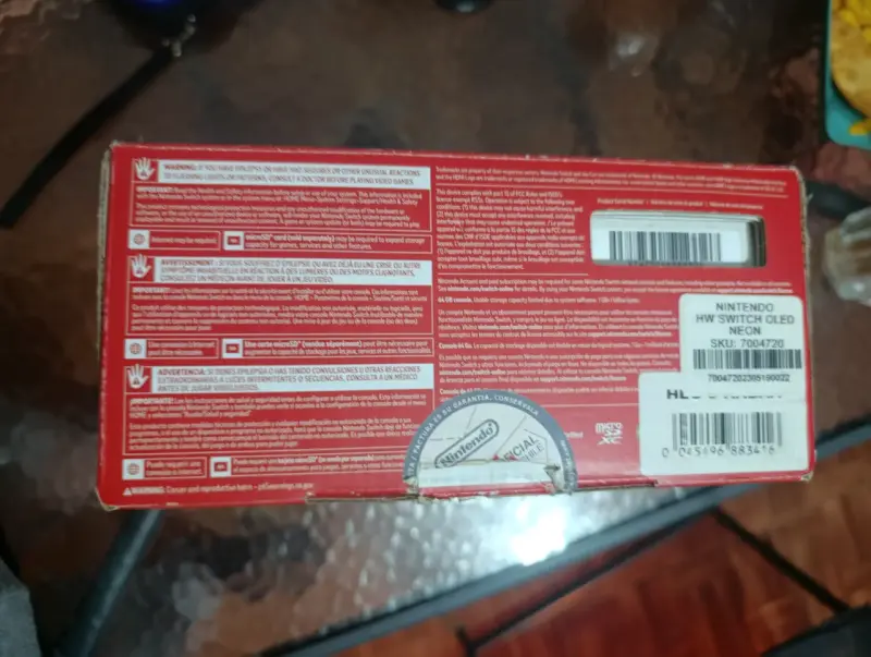 Consola Nintendo Switch con Joy-Con azul y rojo - 5