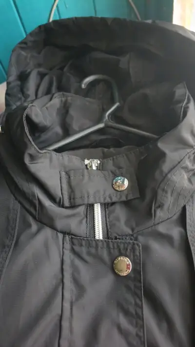 Parka o chaqueta larga de color negro - miniatura 2