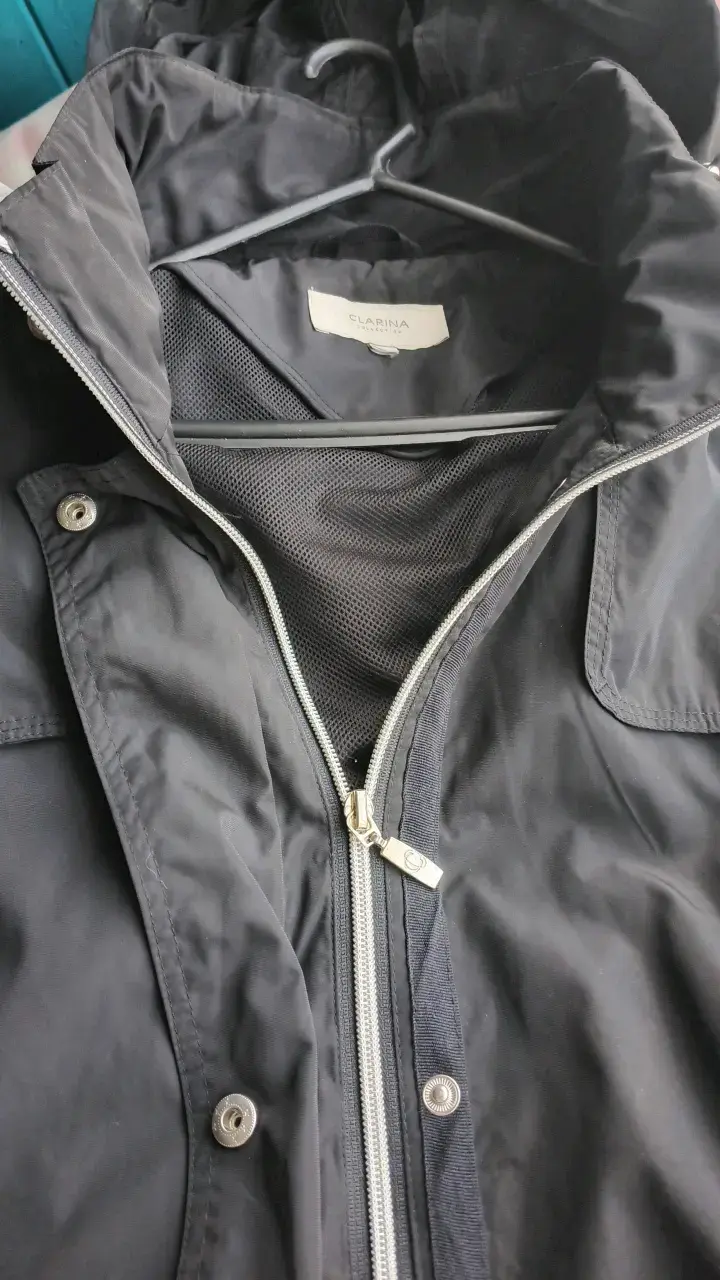 Parka o chaqueta larga de color negro - 3