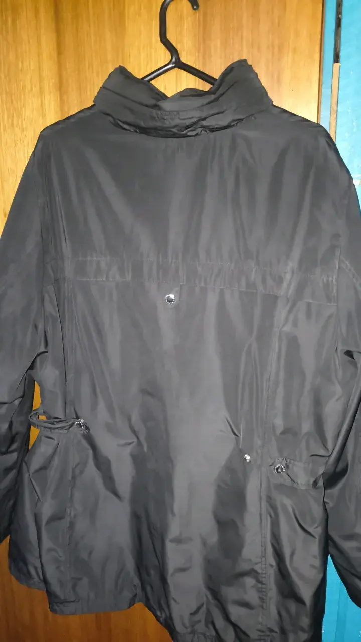 Parka o chaqueta larga de color negro - 6