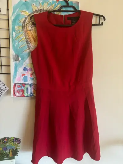 Vestido rojo sin mangas elegante - miniatura 1