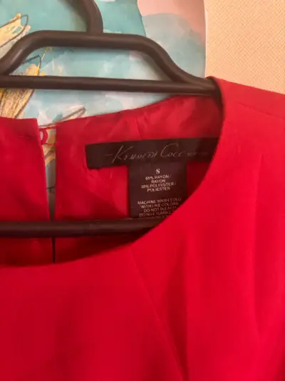 Vestido rojo sin mangas elegante - miniatura 2