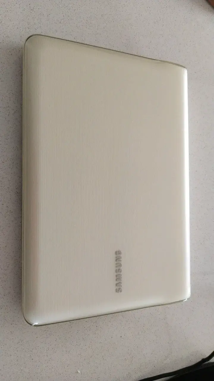 Notebook Samsung color blanco - 1