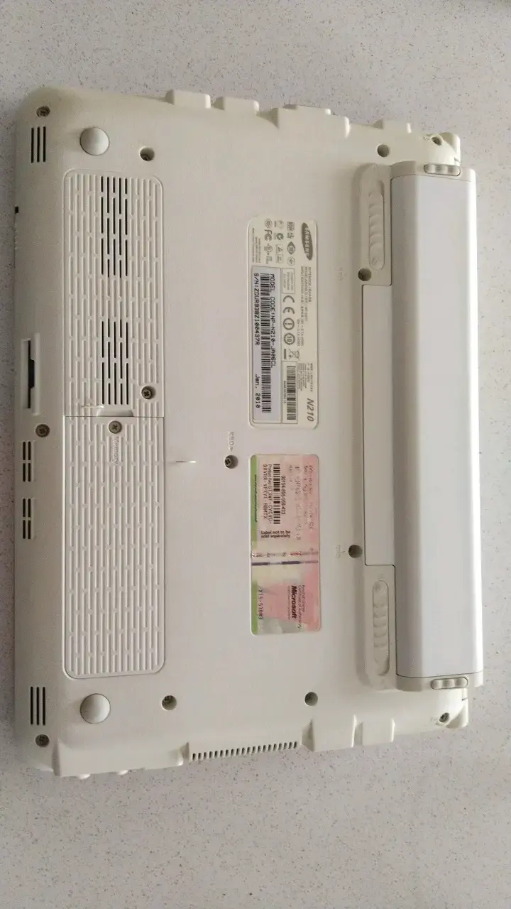 Notebook Samsung color blanco - 3