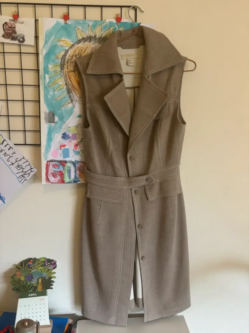 Vestido jumper sin mangas beige elegante - 1