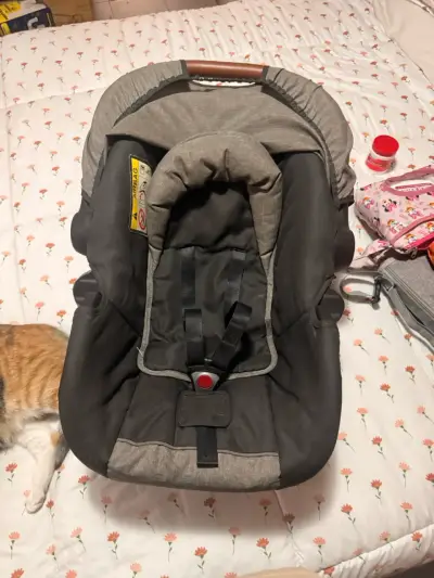 Silla de auto para bebé Joie negra - miniatura 3