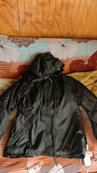 Chaqueta impermeable negra Quechua para mujer - miniatura 5