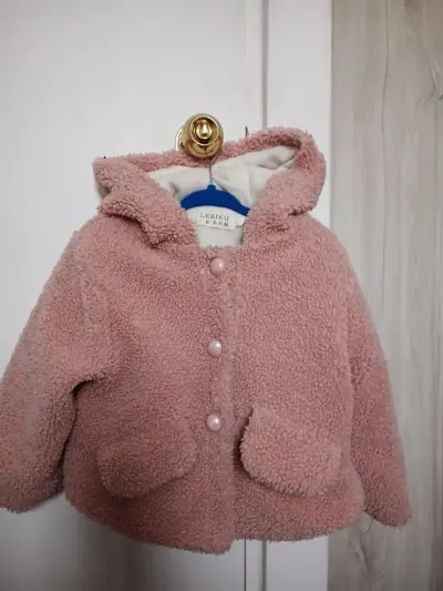 Abrigo infantil de peluche con capucha - miniatura 2