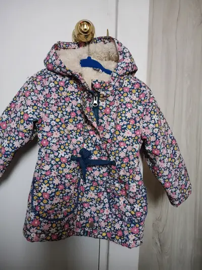 Abrigo infantil de peluche con capucha - miniatura 3