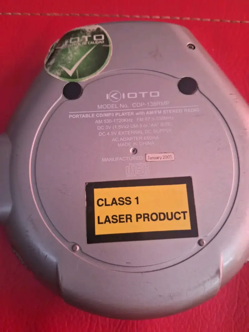 Reproductor de CD portátil con radio AM/FM - 2