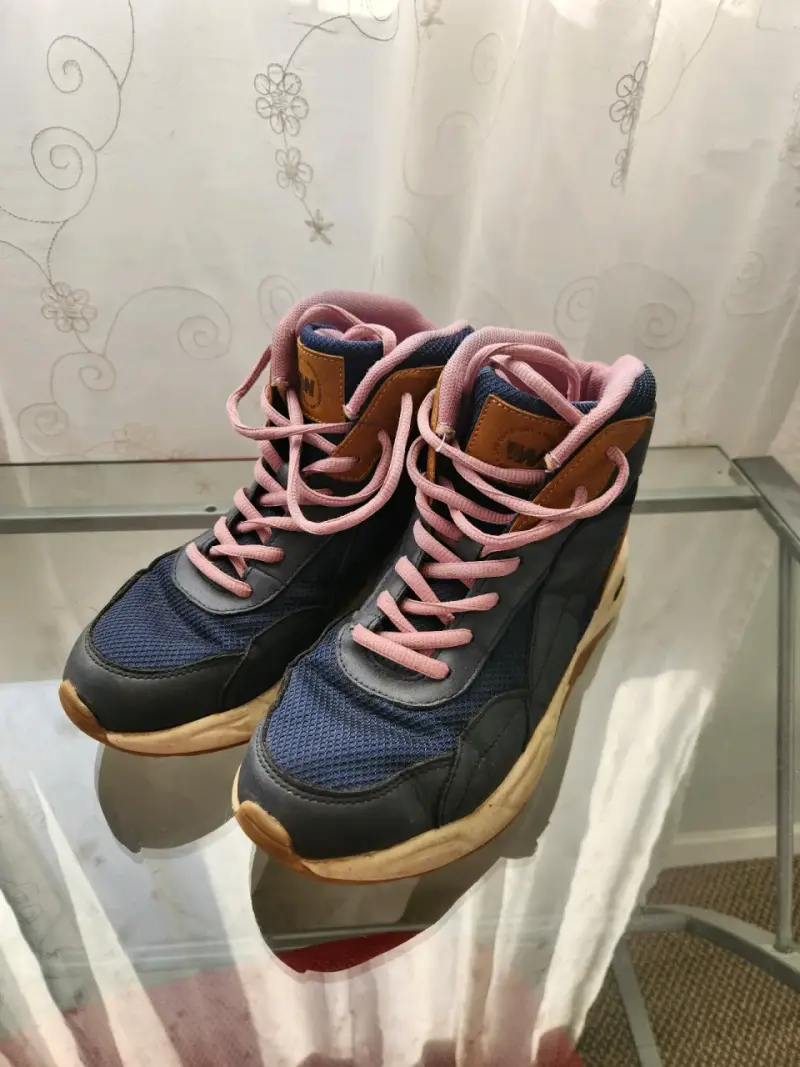 Zapatillas deportivas azul y rosa para mujer