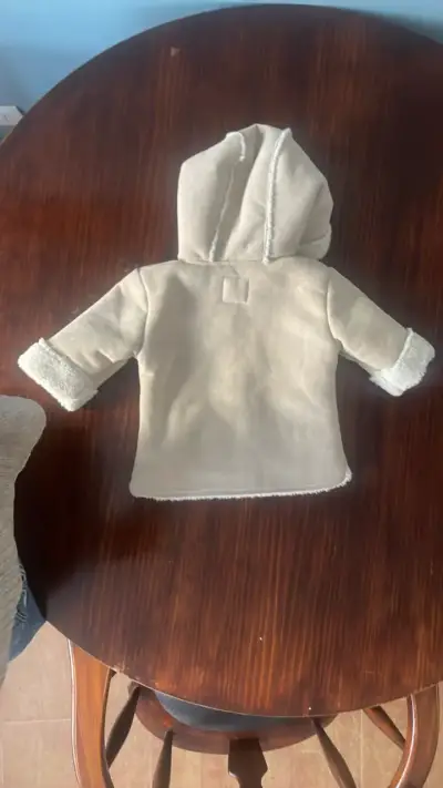 Abrigo de bebé con capucha beige - miniatura 2