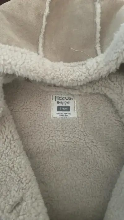Abrigo de bebé con capucha beige - miniatura 3