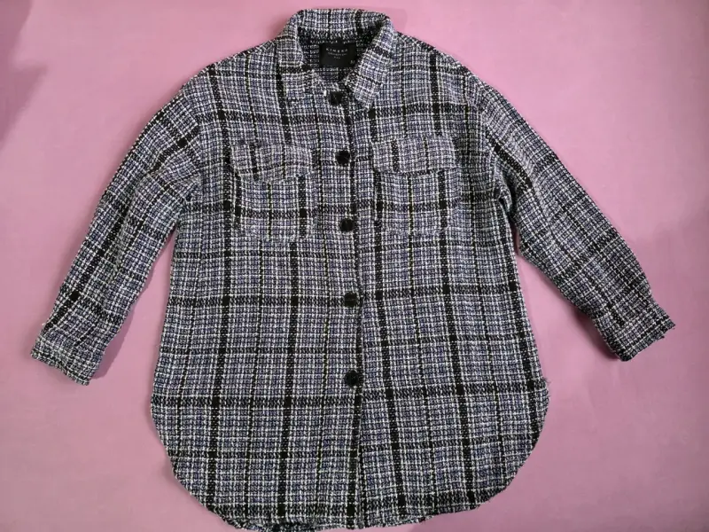 Chaqueta de lana a cuadros estilo oversize