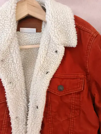Chaqueta de pana roja con forro de borrego - miniatura 2
