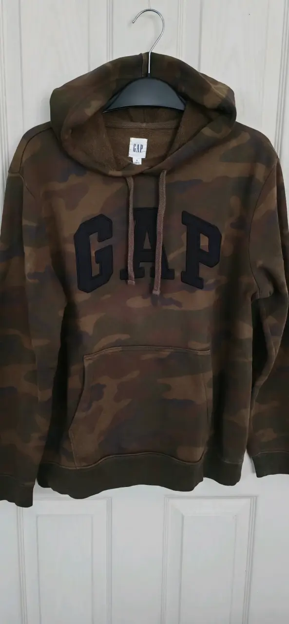 Polerón GAP camuflado con capucha - 1
