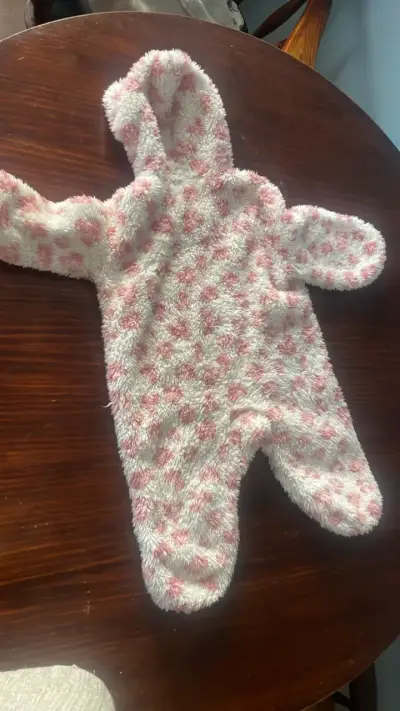 Enterito de bebé polar con capucha - miniatura 3