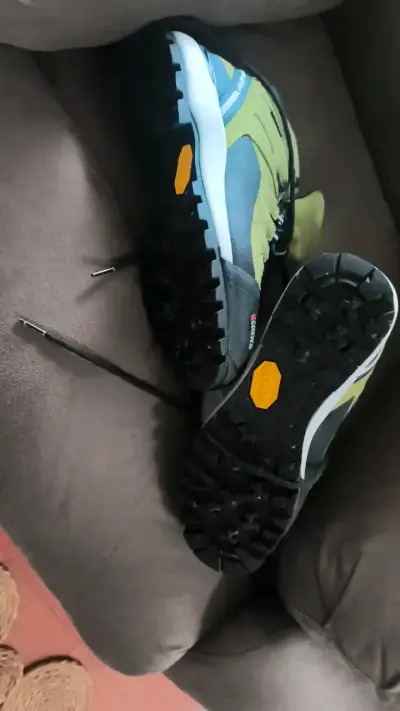 Botas de montaña impermeables verde y negro - miniatura 2