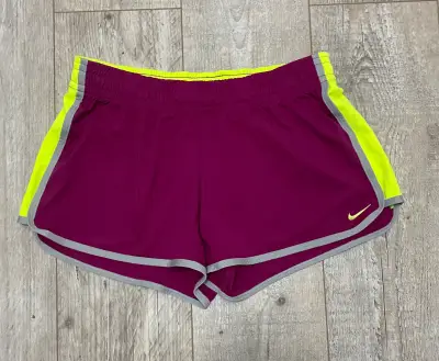 Shorts deportivos Nike - miniatura 1