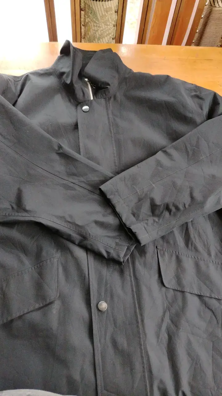 Chaqueta negra de hombre con botones - 2