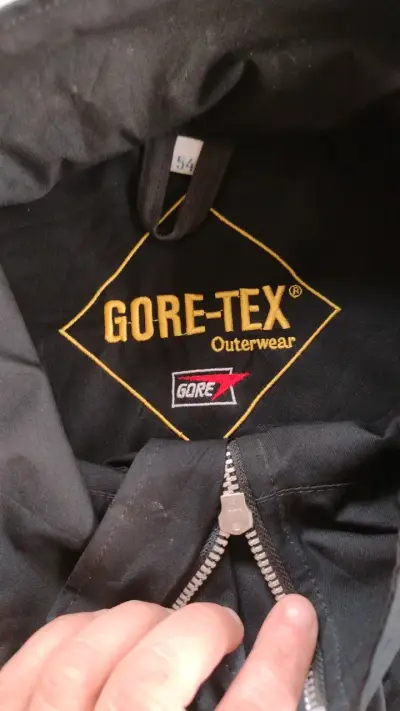 Chaqueta negra de hombre con botones - miniatura 3