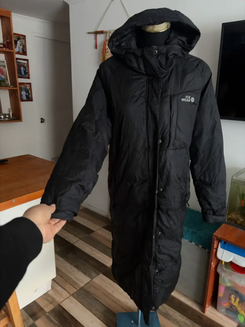 Parka de pluma largo Ice Wear negro con capucha - 2