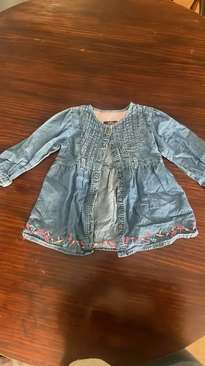 Vestido de mezclilla para niña con bordado - 1