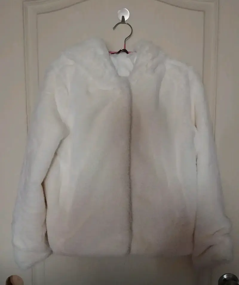 Abrigo de piel sintética blanco con capucha - 2