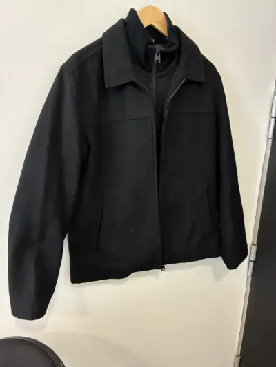 Chaqueta negra de invierno para hombre - miniatura 2