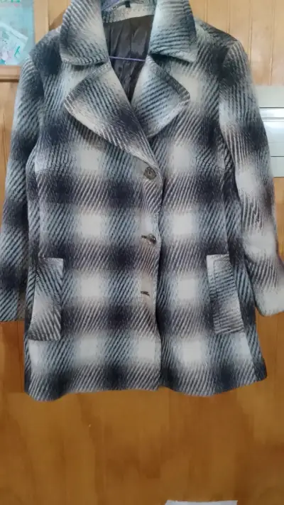 Chaqueta de cuero negra acolchada - miniatura 2