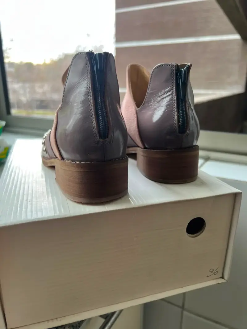 Botines de cuero y gamuza con tachas - 3